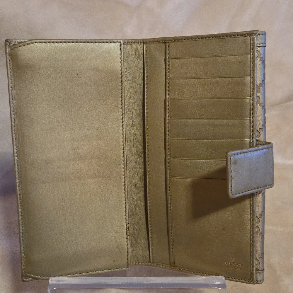 Gucci Gold‎ Embossed Women's Wallet - Picture 7 of 9